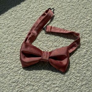 Men’s Warehouse Rose Colored Bow Tie